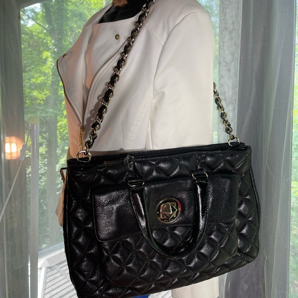 Kate Spade big shiny black leather bag. Beautiful design, lots of space, gold. - Picture 7 of 14